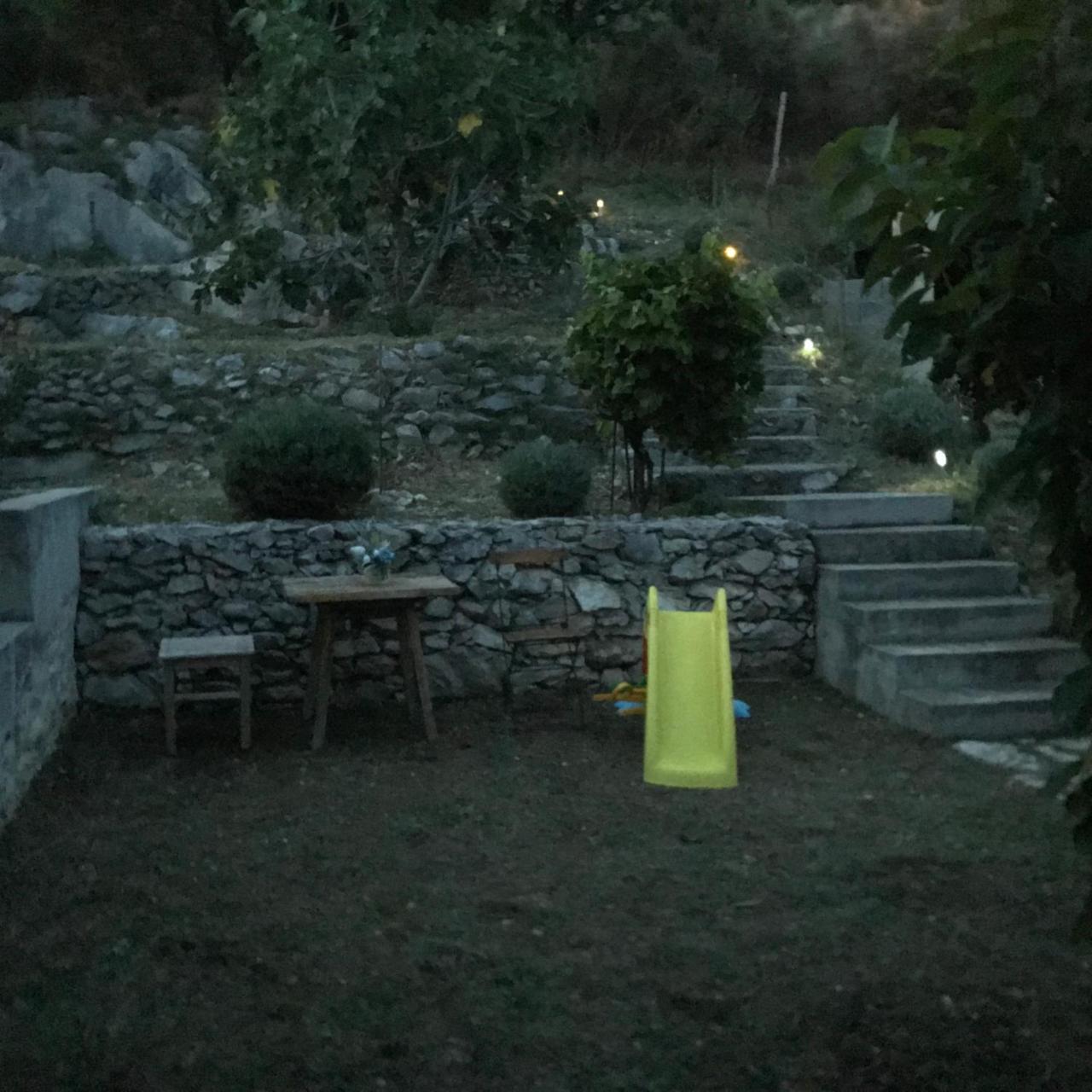 Charismatic Garden Cottage With Sea View Lokva Rogoznica Eksteriør bilde